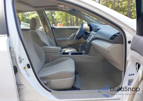 2011 Toyota Camry Le z USA, uszkodzony, nr VIN 4T1BF3EK7BU621942